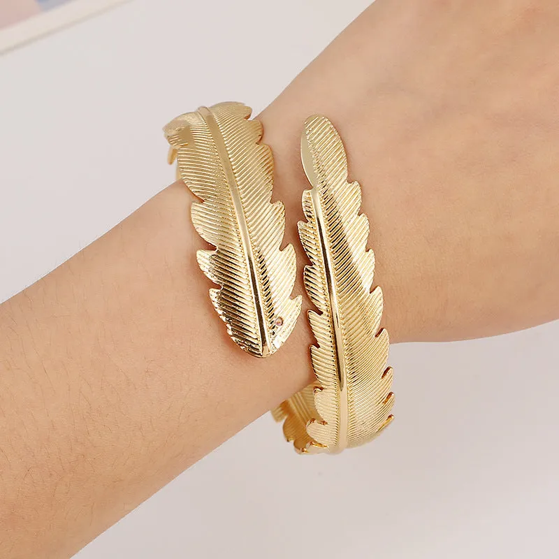 B837 - Punk style metal leaf Bracelet